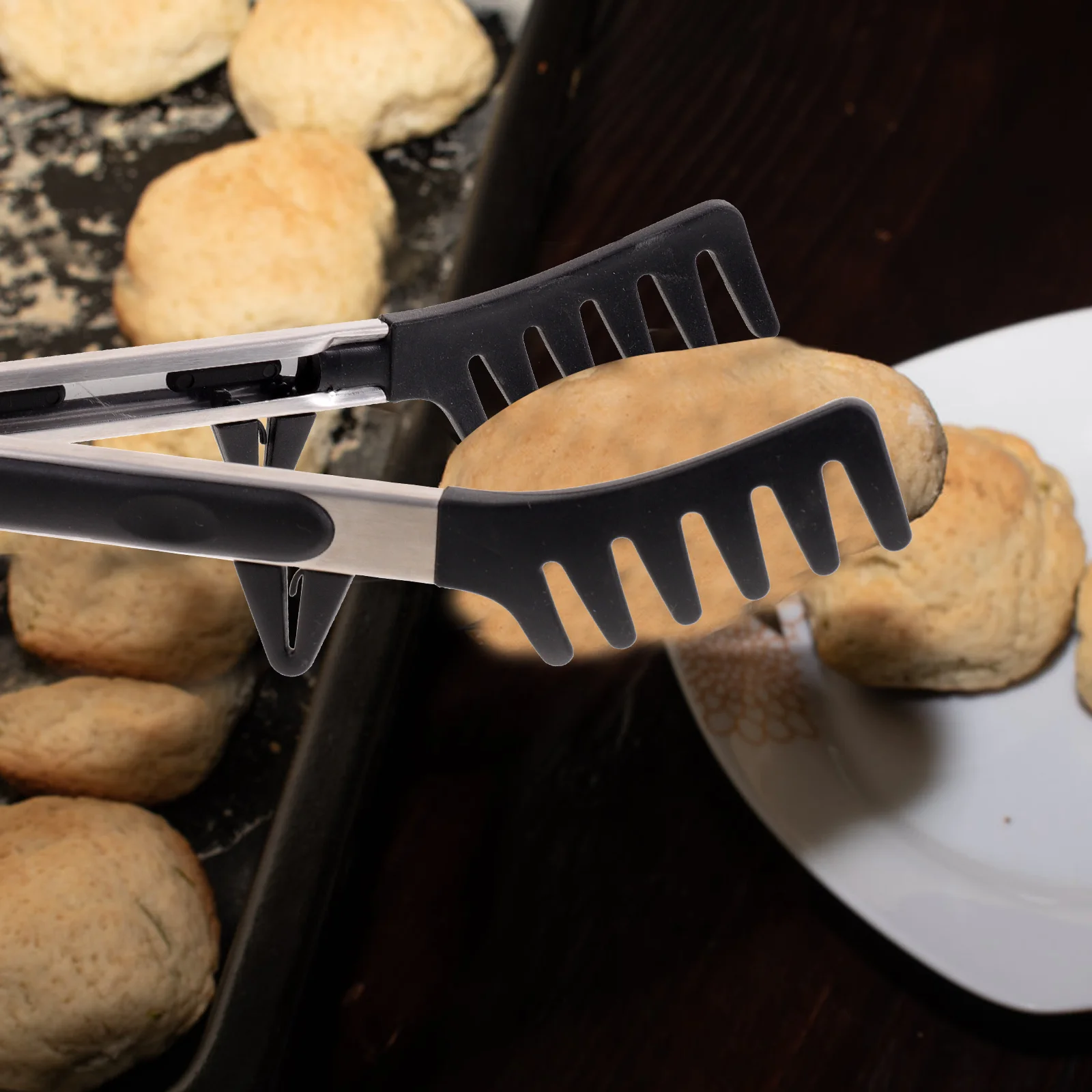 

Silicone Kitchen Food Tong Multi-Function Ergonomic Pasta Clamp Hanging Hole Design Bbq Pasta Salad Bread Clip