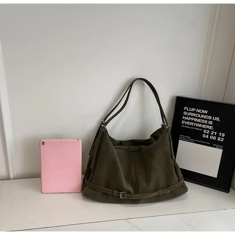 CEEKAY Damen Hobo-Tasche, dunkelbraun, Wildleder-Textur, große Schulterhandtasche, seitliches Schnallendetail, Reißverschluss, für den täglichen Pendelverkehr, lässig – Detail 17