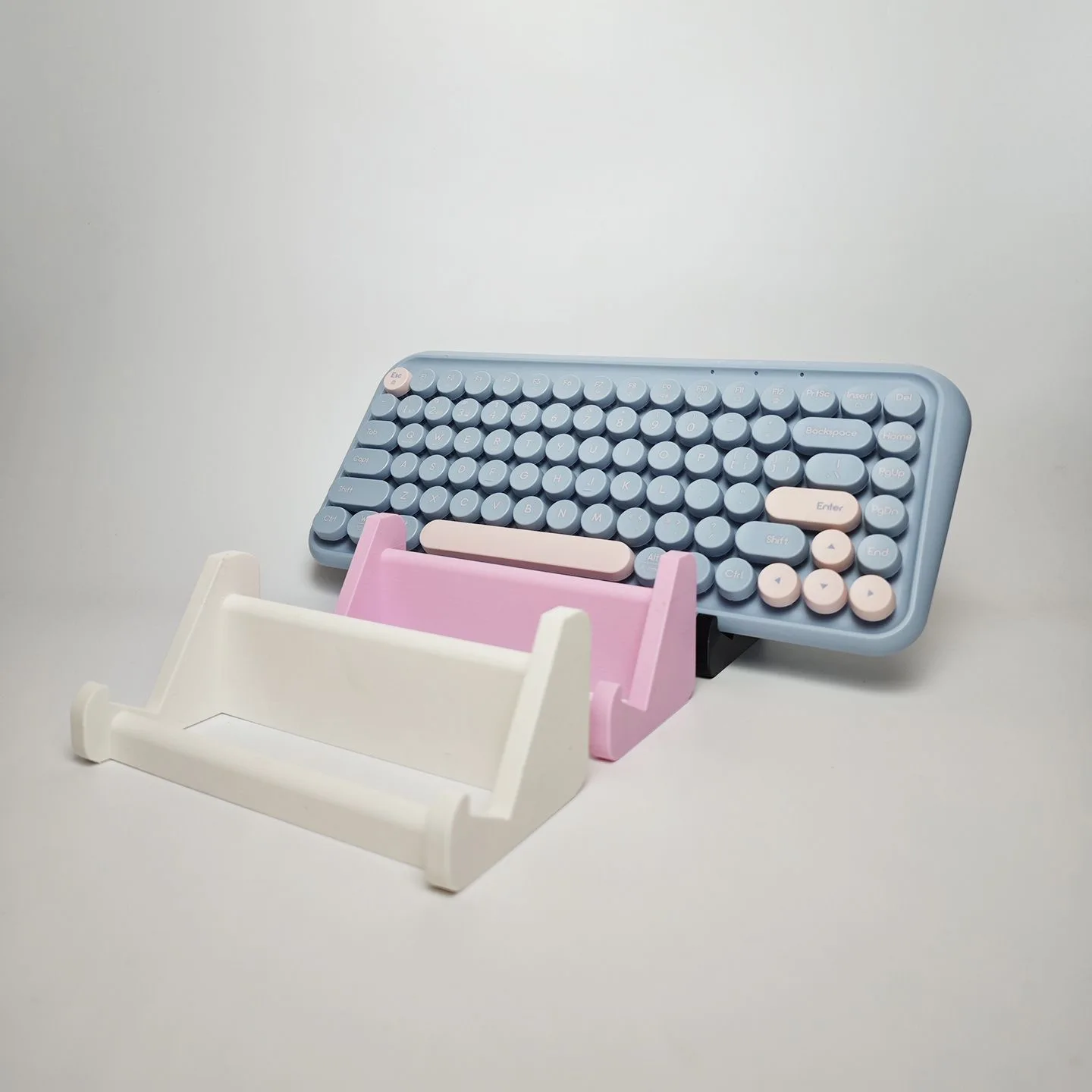 Keyboard stand, mechanical keyboard display shelf, universal computer desktop keyboard shelf, wireless gaming keyboard storage