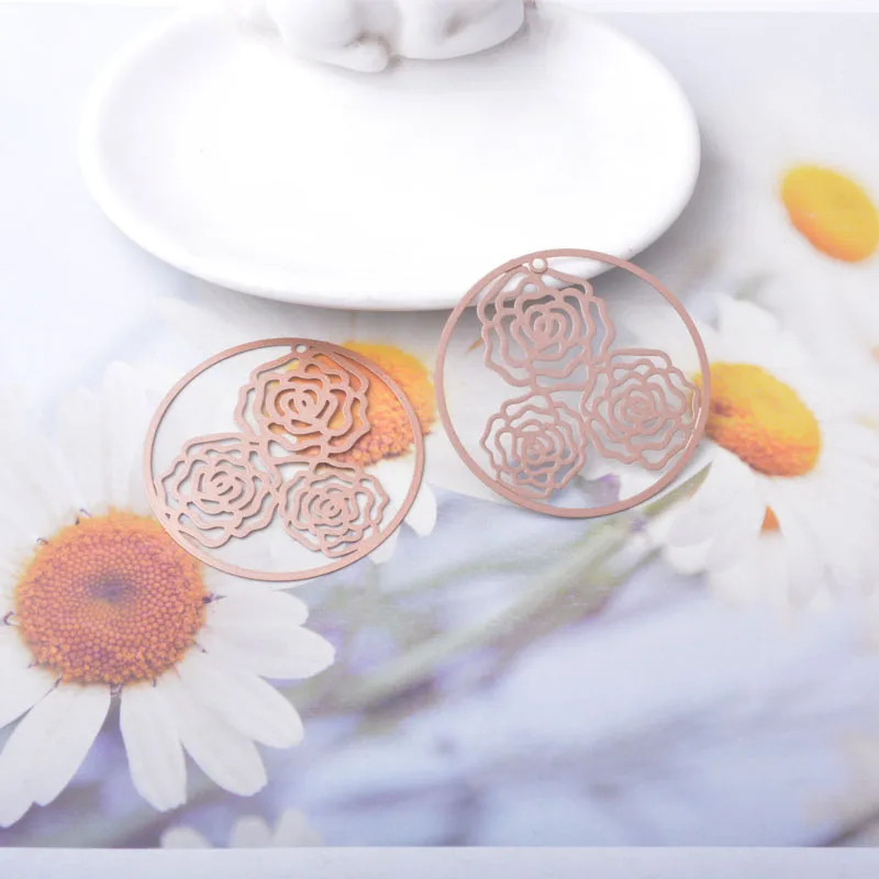 20 Stück AB932 Messing-Schmuckanhänger in Hellgolden, Große Runde Blumen-Charms, Bemalte Anhänger für DIY Damen-Ohrringe und Accessoires – Detail 10