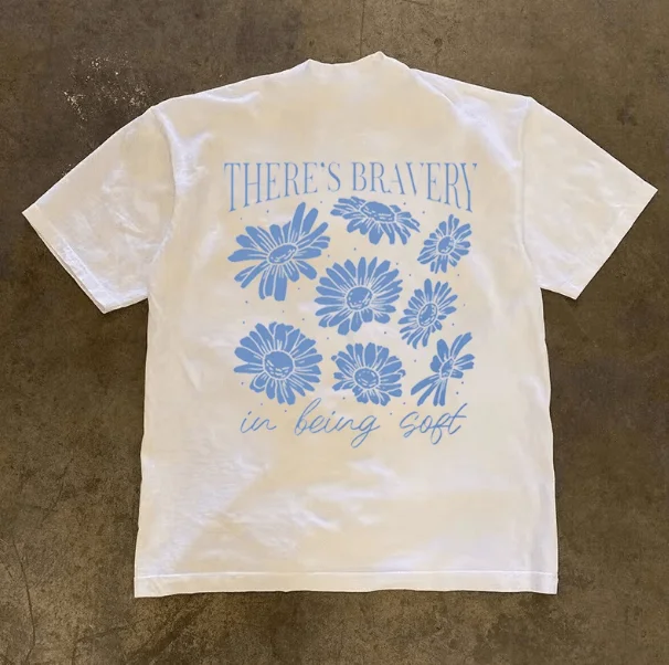 

2025 Fashion 100% Pure Cotton T-shirt suitable for both men and women featuring bold and soft letter and flower pattern printing