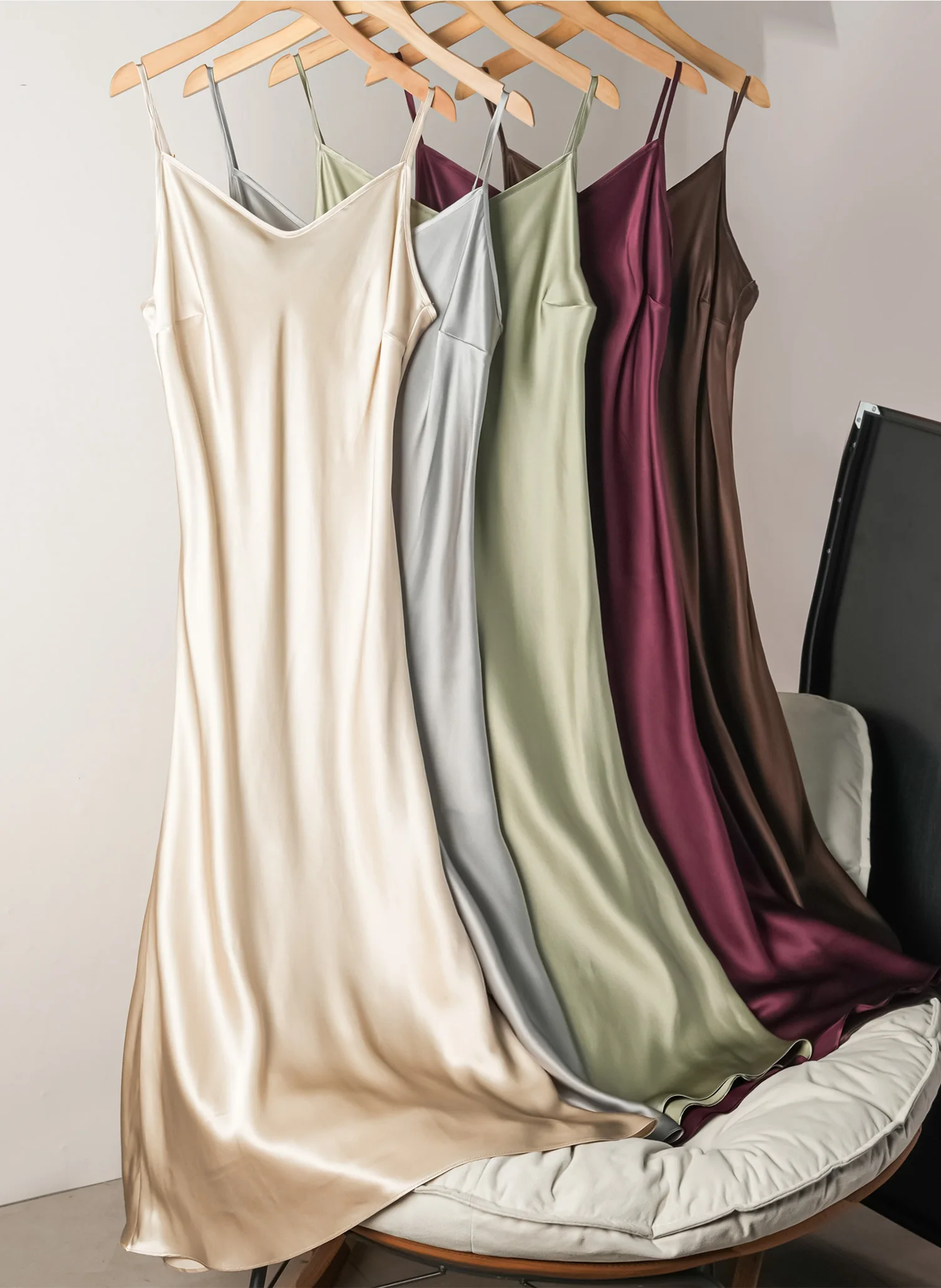 Small Heavyweight 21MM 100% Natural Mulberry Silk Plain Satin French V-neck Diagonal Cut Women's Sexy Solid Suspender Dress