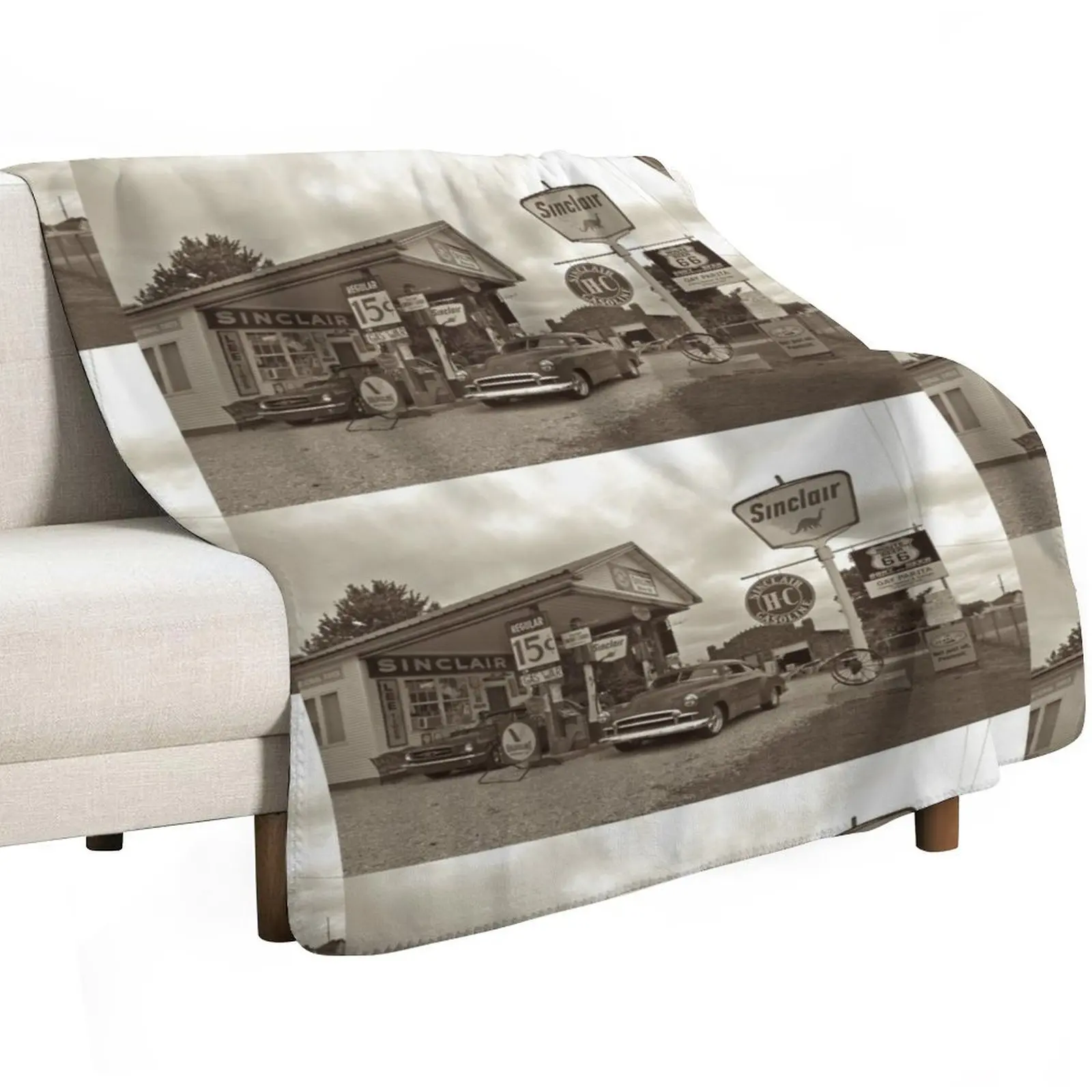 Old Gas Station Throw Blanket heavy to sleep Loose Vintage Polar Luxury Throw Sofa Blankets
