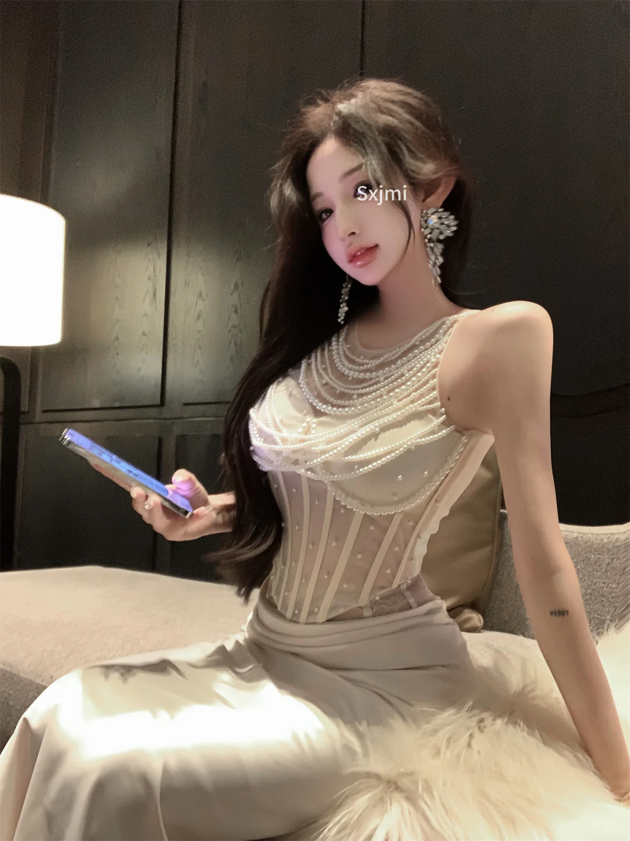 Elegant Pearl Chain Sleeveless Vest Top And Fish Tail Half Skirt Fashionable Two Piece Set for Women Summer Satin Texture