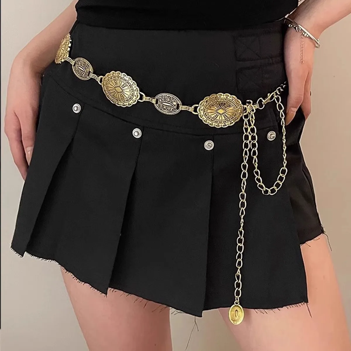 

2025 Retro style women's metal waist chain accessories Decorative circle carved chain belt high style accessories