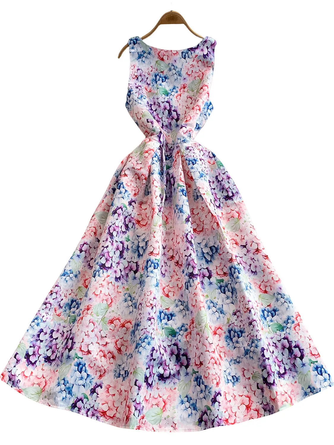 Sukienka damska z kwiatowym wzorem, odkryte ramiona, długa, wysoki stan, krój A-line, idealna na urodziny.