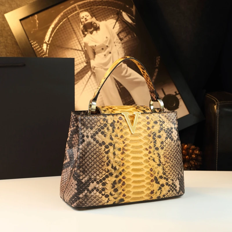 2025 New Fashion Bucket Bag Bright Leather Snake Pattern Portable and Fashion Shoulder Messenger Bag Women's Bag