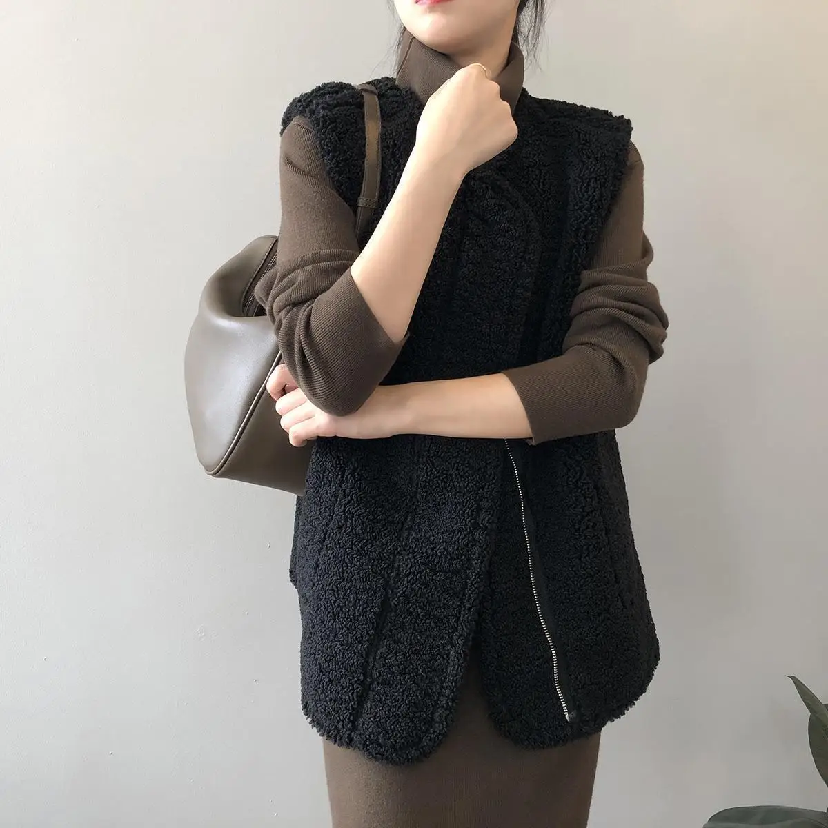 Fashion New Lambswool Vest for Women. Fur One Piece Undershirt. Outerwear. Loose Two Sides Wear. Shawl.