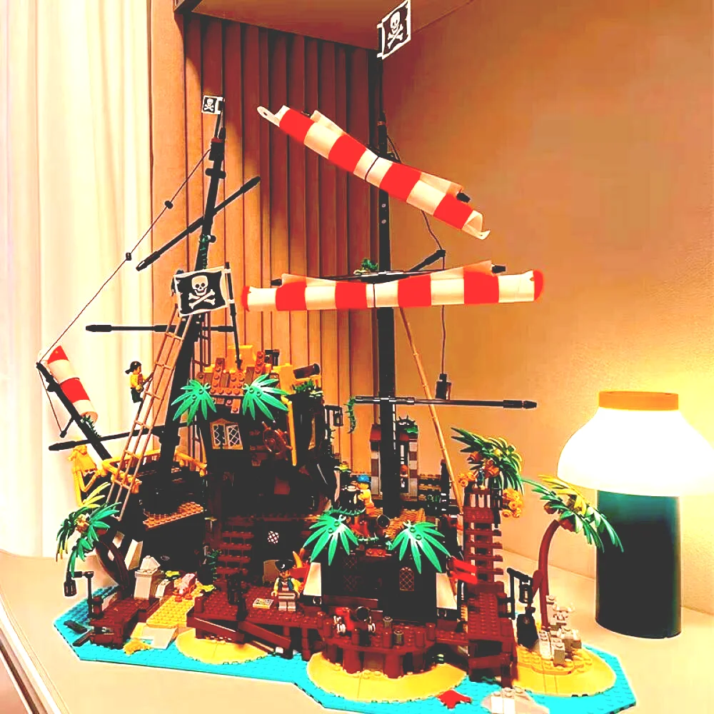 

In Stock 2545PCS Pirates of Barracuda Bay Building Blocks Bricks Compatible 21322 Birthday Christmas Gifts