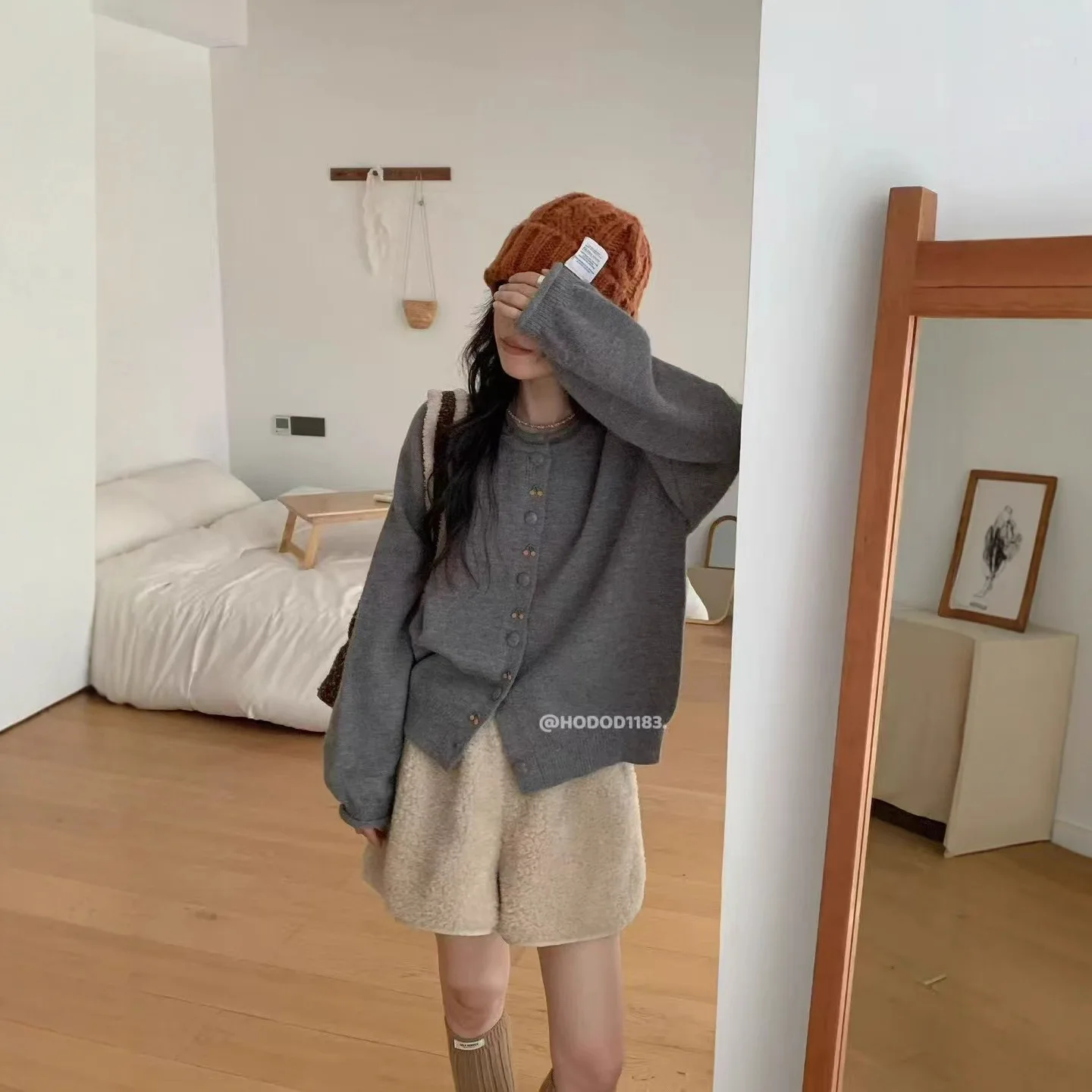 

Long Sleeved Knitted Sweater for Women in Early Autumn, Paired with A Cardigan. 2024 New Loose and Fashionable Style Top