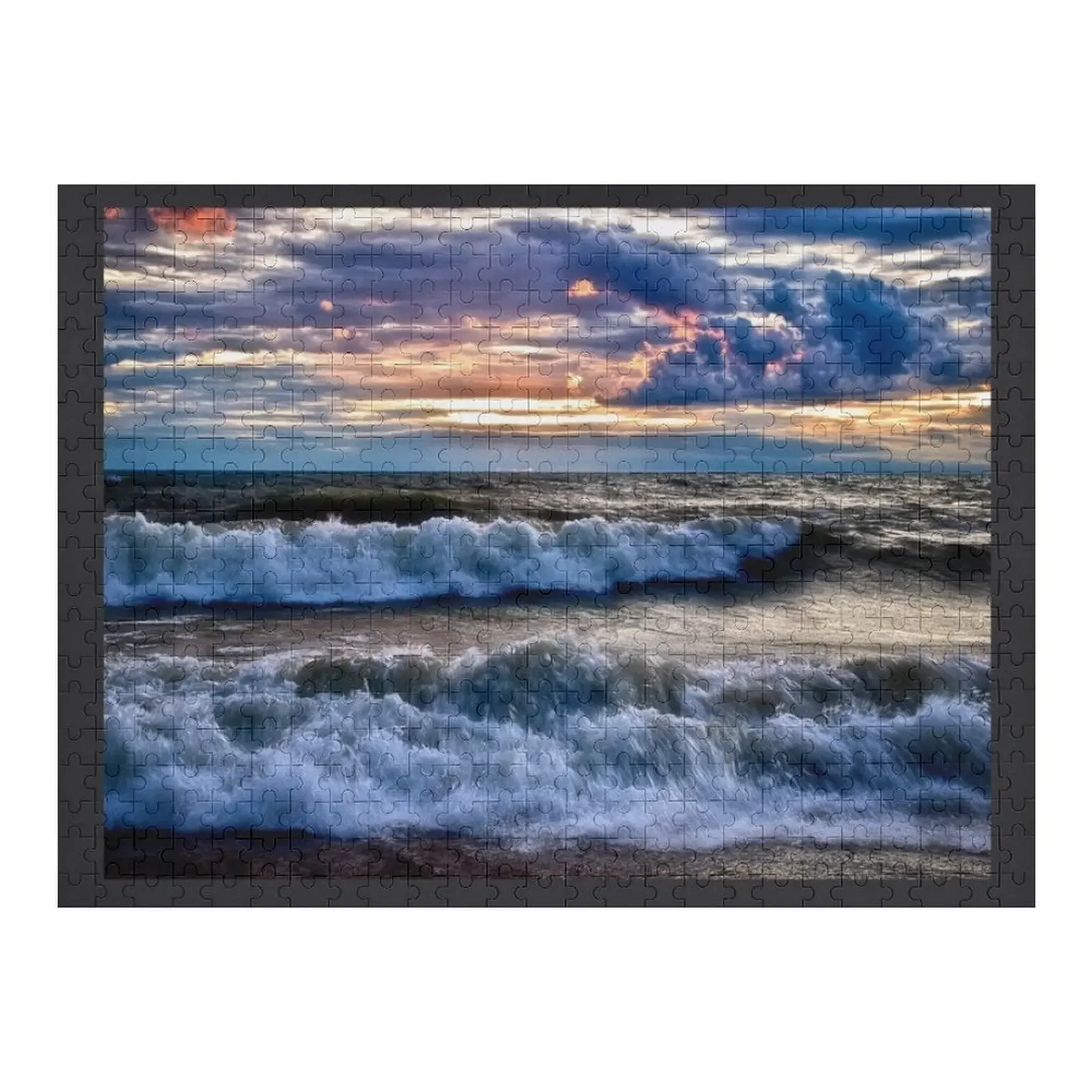 Gelombang di Pantai - Puzzle Kayu Custom Nama Hewan dari Erie, PA