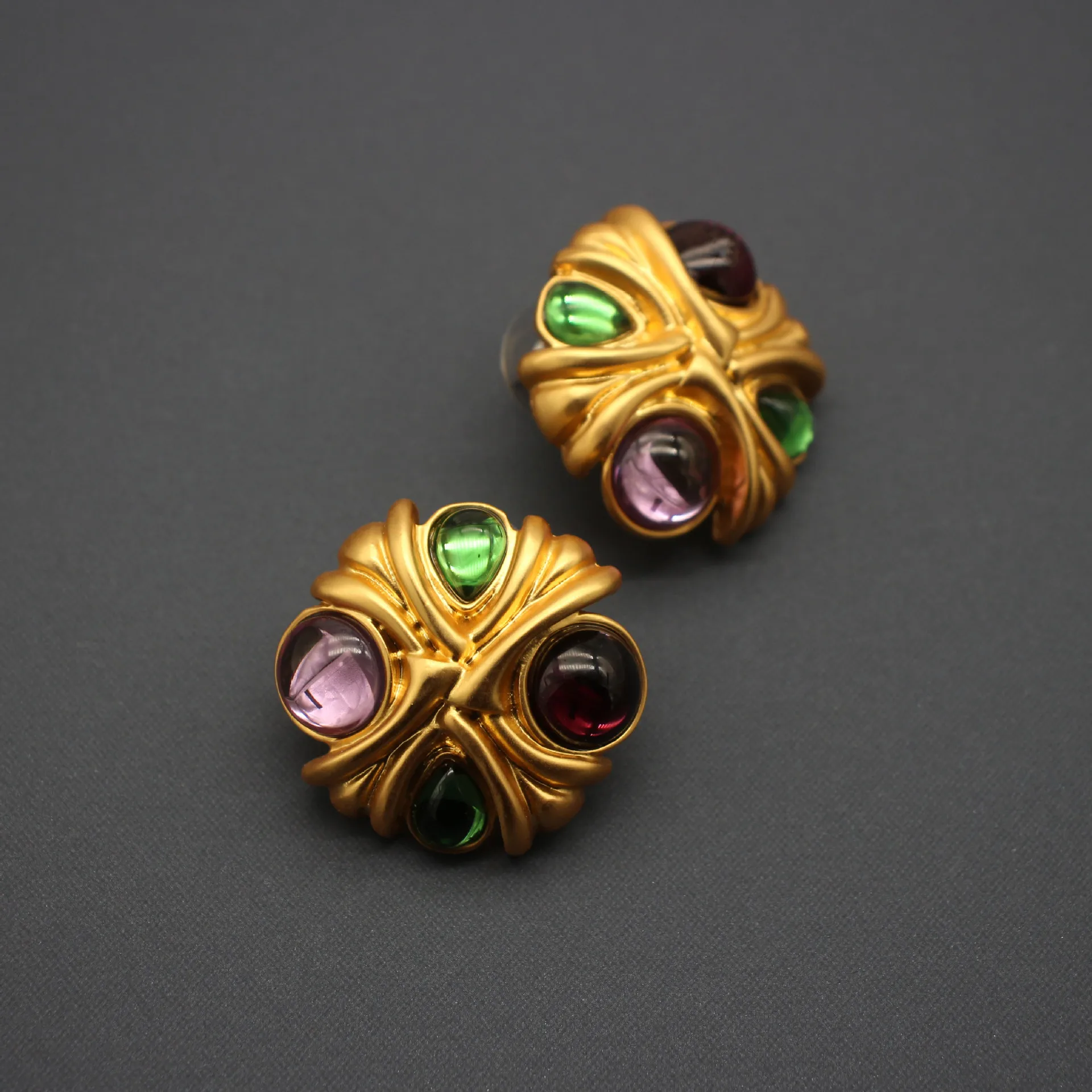 Vintage-inspired, Versatile Jelly Glass Gemstone Stud Earrings with A Matte, Real Gold Electroplated Finish