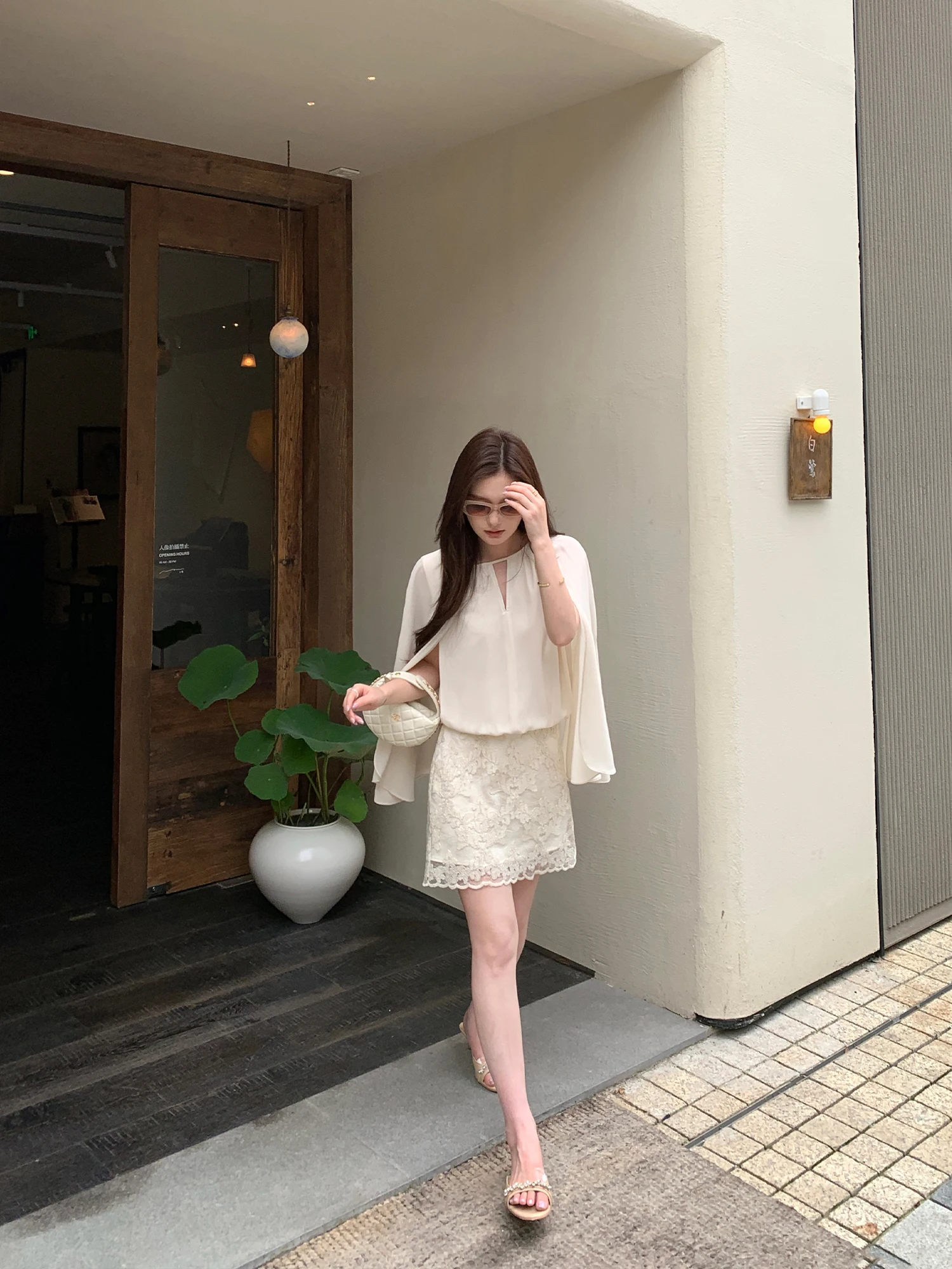 Pusumede Minimalist Style Shoulder Shawl Apparels Women's Summer Casual Design Sensation Top without Special Function view 3