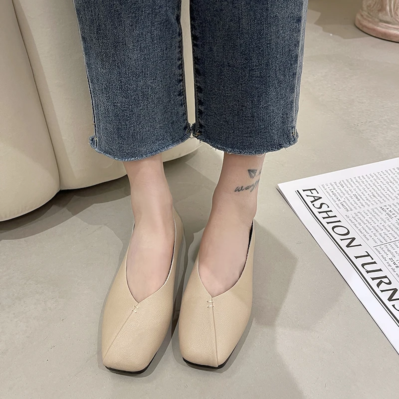 Ladies Soft Leather Small Leather Shoes Spring  Classic Lightweight Flat Shoes Female Harajuku Students All-match Beanie Loafers