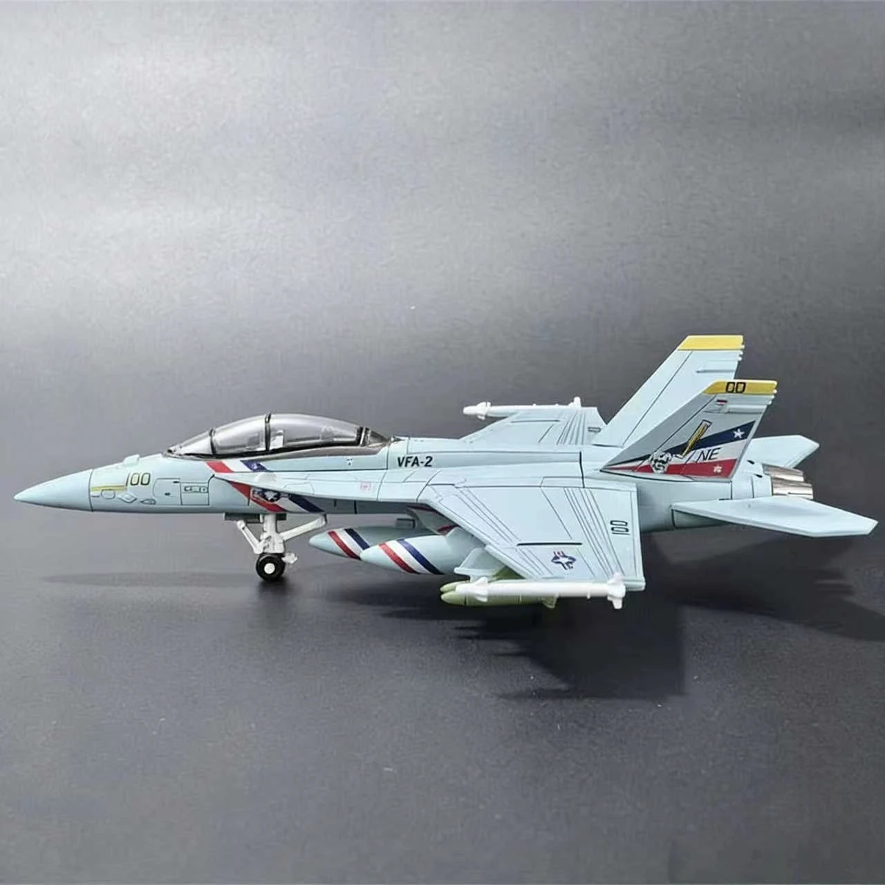 Neues 1:72 Maßstab Hochdetailliertes Modell der französischen Marine Dassault Rafale M Kampfjet aus Kunststoff für Sammler und Ausstellungszwecke – Detail 14