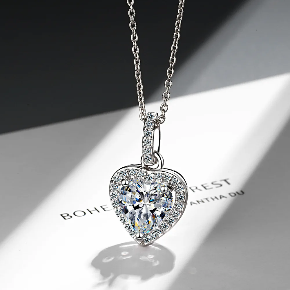 

925sterling silver zircon heart pendant necklace, youthful and versatile in style, suitable for women to wear on daily occasions