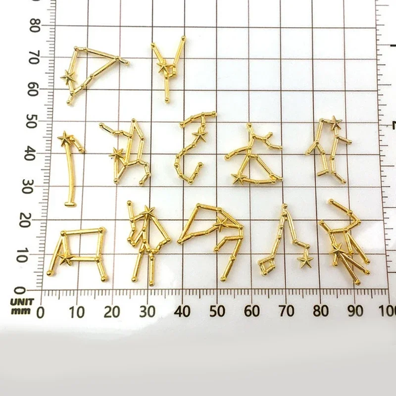 12 Stück Sternzeichen Alphabet Konstellation Nagel Charms 3D Legierung Flatback DIY Schmuck Zubehör für Nagelkunst