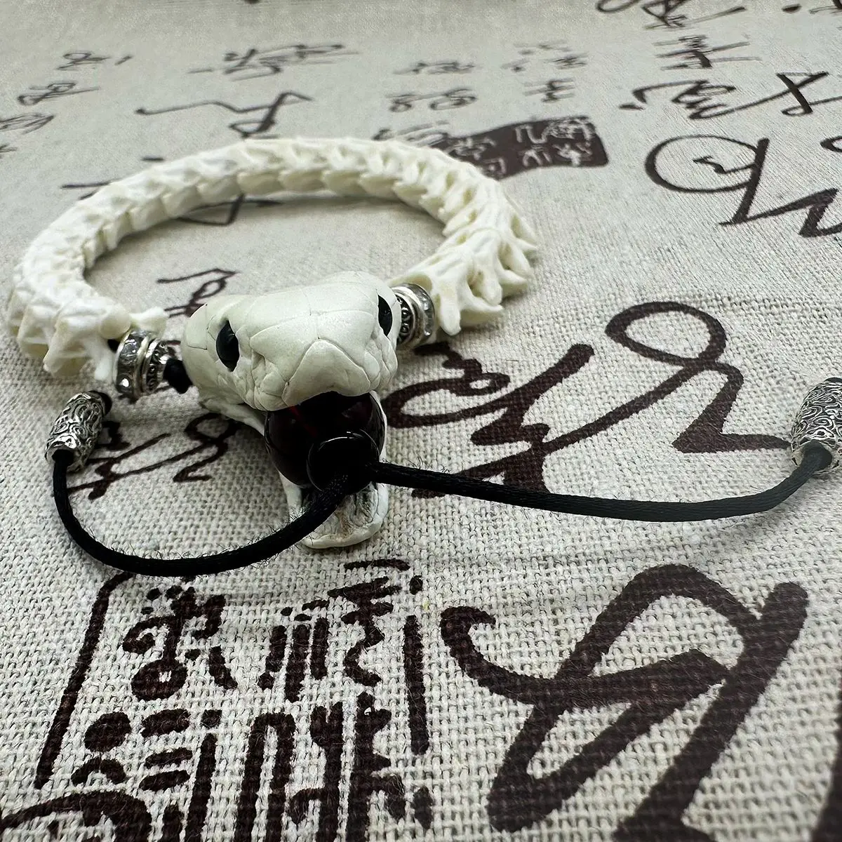 Original Unpopular High-value Real Snake Bone Bracelet Natural Bone Personality Literary Play Jewelry Lucky Couple Hand String