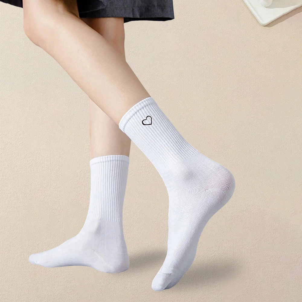 3 Pairs Women Heart-shaped Striped Socks Simple Fashionable Versatile Socks Antibacterial Odorproof Breathable Mid Length Socks