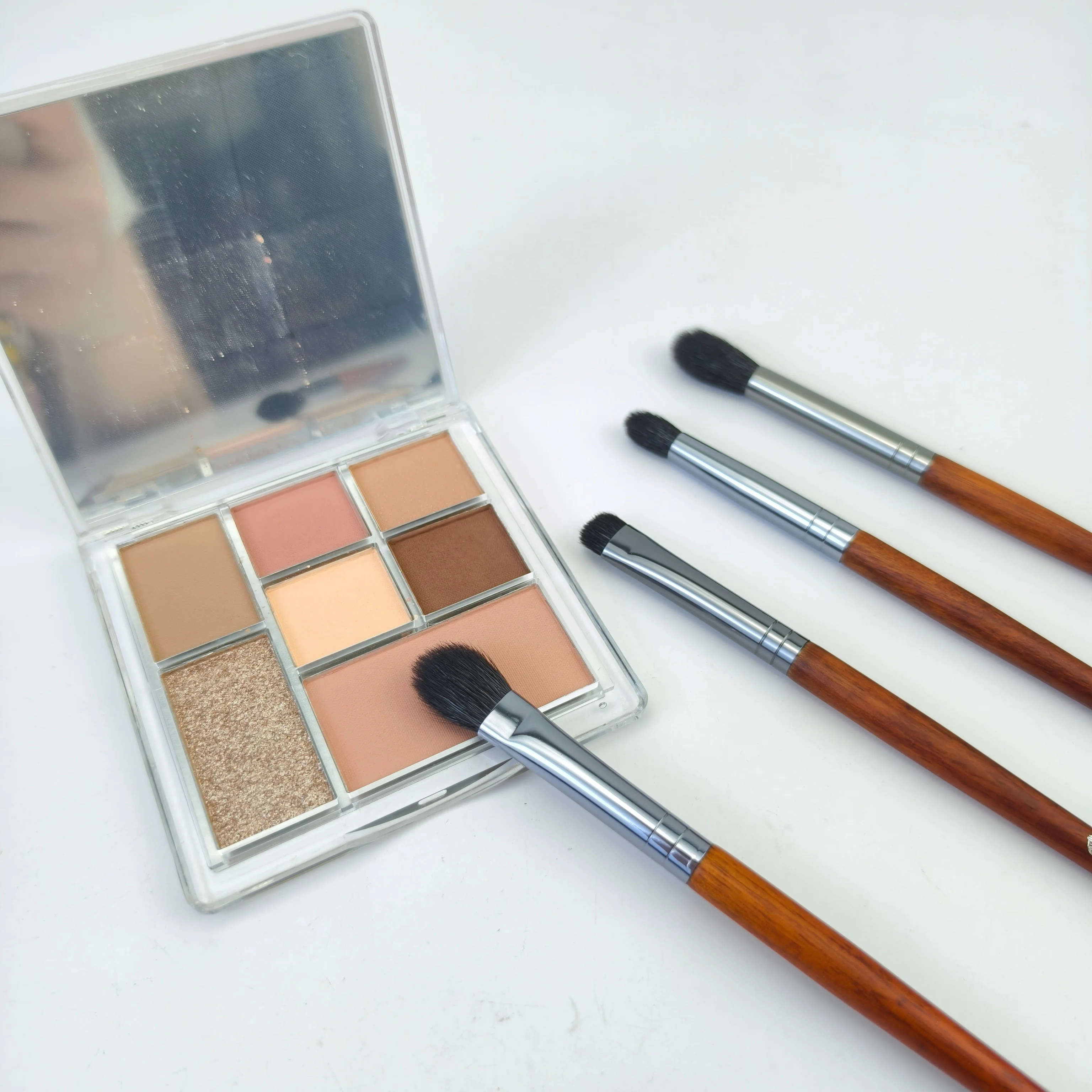 4Pcs Wool Makeup Brushes Set, Fluffy Blending Foundation Brush, Flame Shaped Highlighting Concealer Brush for Detail Eye Face