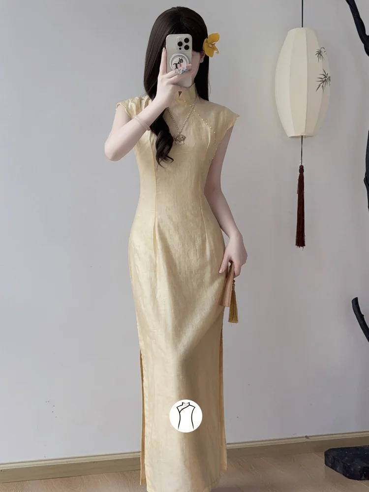 

Потрясающее желтое свадебное платье в китайском стиле без рукавов, длинное ципао для невест, красивый художественный ретро-дизайн, дышащее.