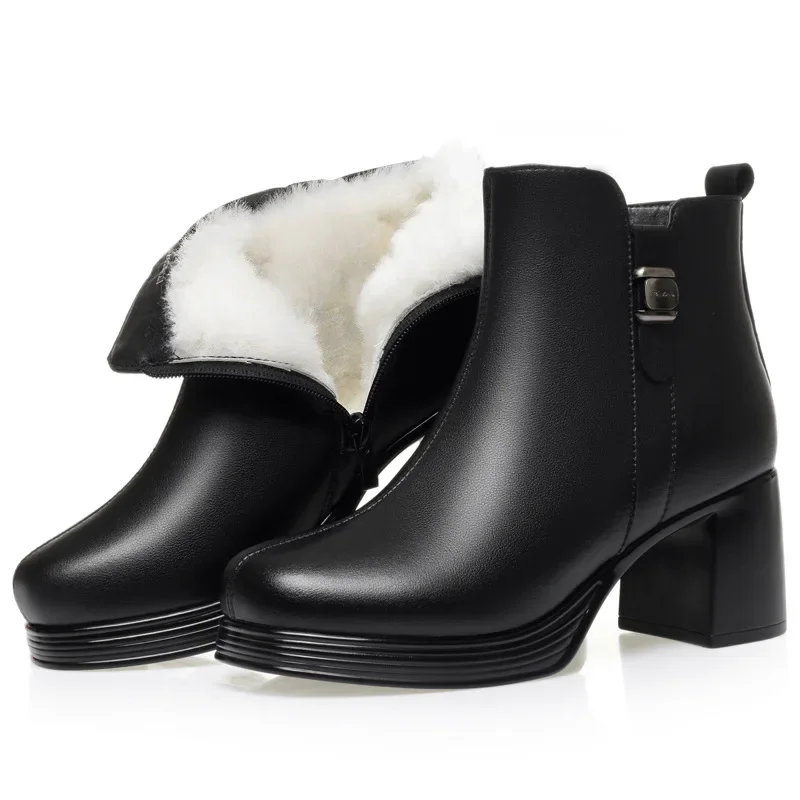 6 سنتيمتر كل مباراة أحذية نسائية أنيقة بوط من الجلد الطبيعي شتاء 2025 ميد كتلة الكعوب الدافئة قصيرة الفراء حذاء من الجلد لمكتب أمي