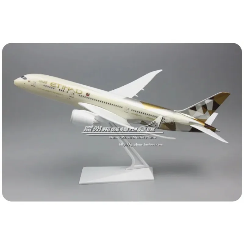 United Arab Emirates UAE Etihad Airways Boeing B787 plastic assembled aircraft model 1: 200 plane model for Xmas Birthday gift