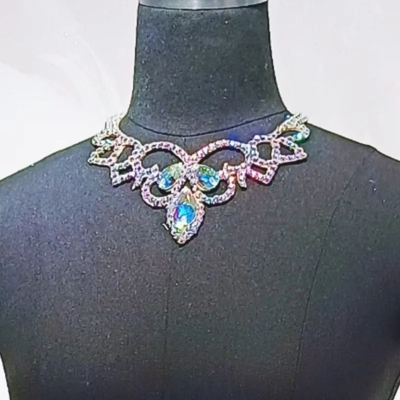 

Аксессуары для танца живота по индивидуальному заказу, замшевое потрясающее красочное стразы, эксклюзивное ожерелье для соревнований по латинским танцам