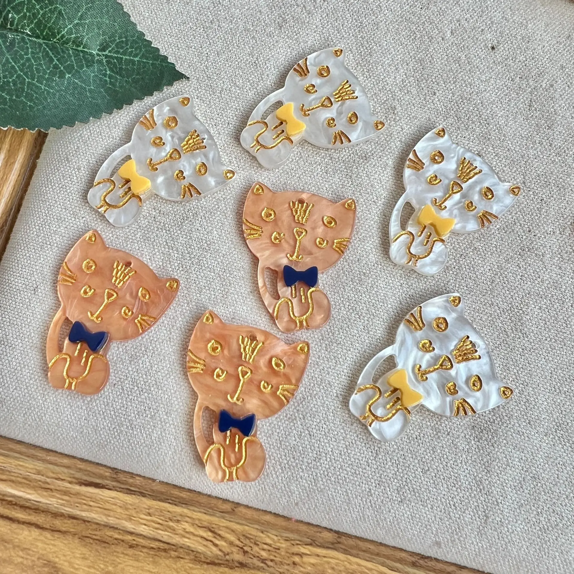 

10 шт. подвесок-шармов в виде мультяшных кошек, акриловые, ручной работы, для ожерелий, серег, украшений, коннекторы для самостоятельного изготовления ювелирных изделий