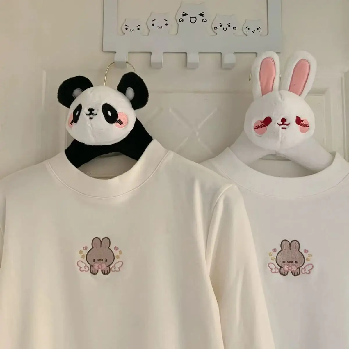 Warm Fleece Lined Thick Long Sleeve Embroidered Rabbit Slim Fit Soft Skin Friendly Top Korean Style Loose Fit Daily Wear