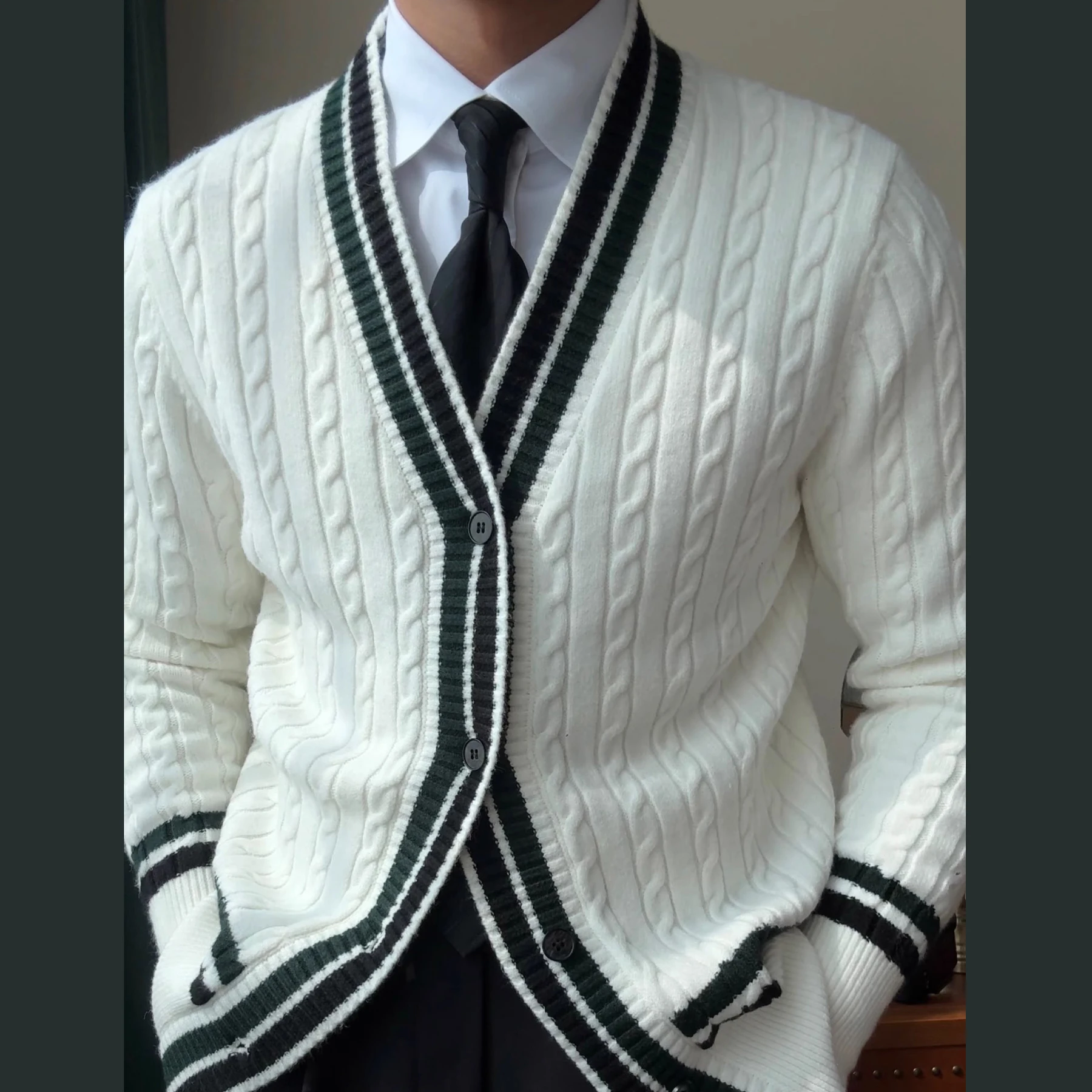 

Luxury British Fashion Trend Knitted Cardigan Sweater Jacket Men Striped Contrast Printing Cardigan Men Sweter Herren Pullover