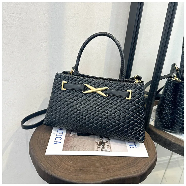 

Women's embossed woven bag Fashion horizontal handbag Large capacity women's bag One shoulder messenger bag Commuter handbag