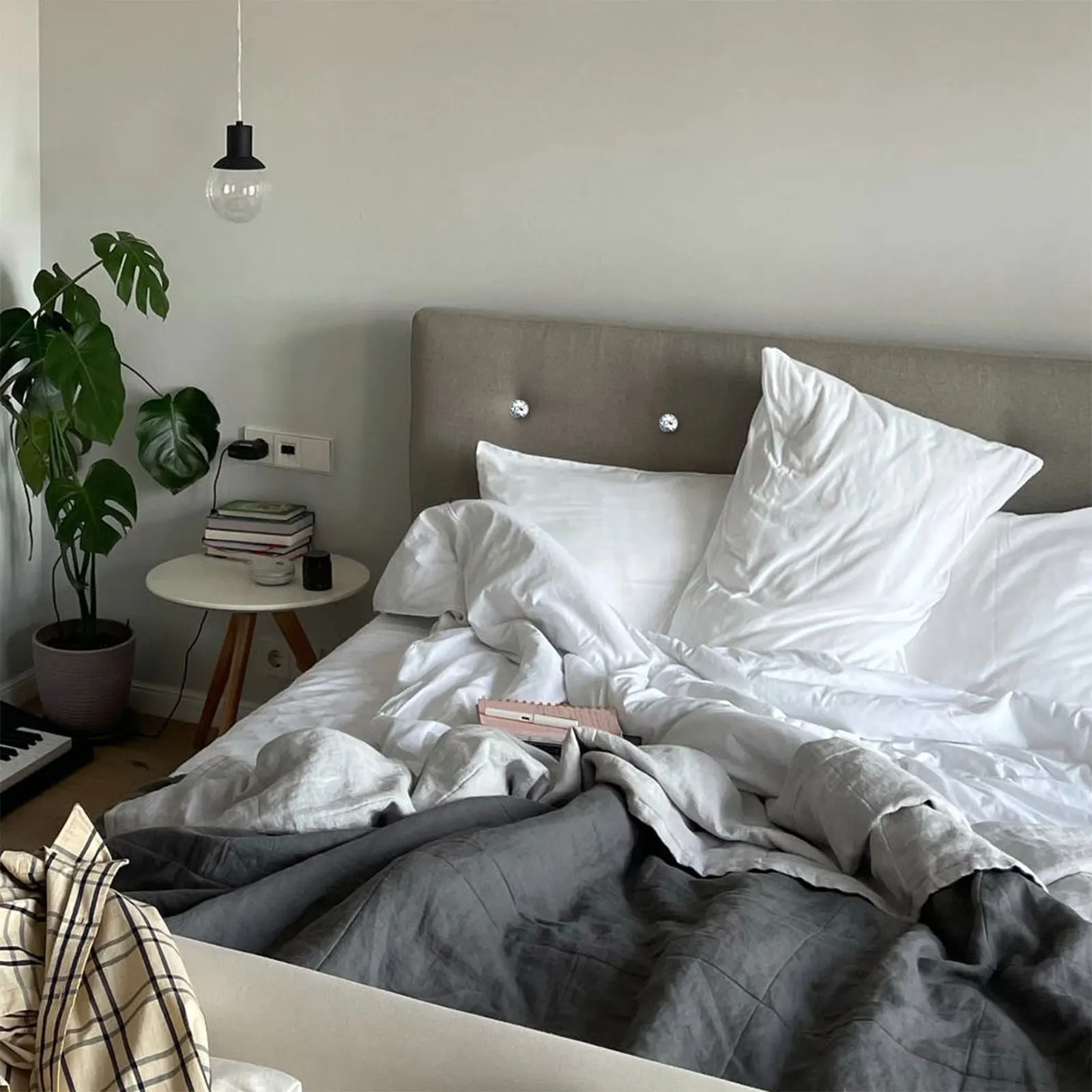 

60Pcs Shiny Upholstery Buttons Rhinestone Sofa Couch Decorative Button Embellishments Sewing Accessories Bed Headboard DIY