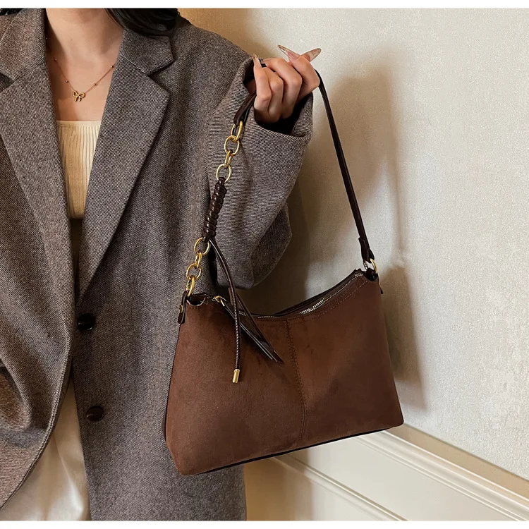 

2025 Vintage Niche Shoulder Bag, Women's Chic Commuter Crossbody, Underarm Day to Night Tote, Minimalist Sling Bag, Textured