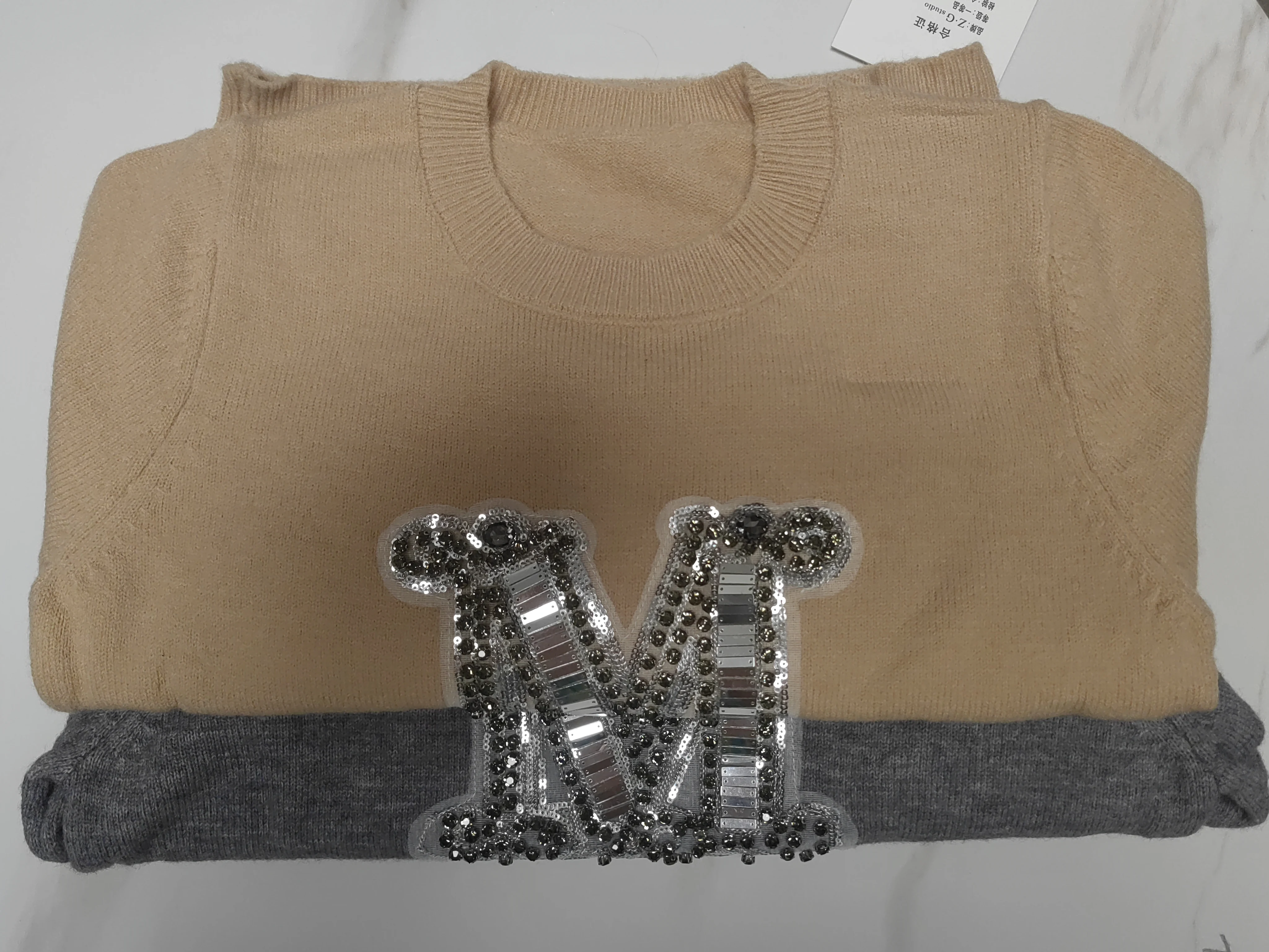 سترة نسائية من الكشمير لعام 2025 بلوفرات محبوكة فضفاضة غير رسمية مطرزة بأحرف خريف وشتاء مطرزة برقبة دائرية سترة علوية #5