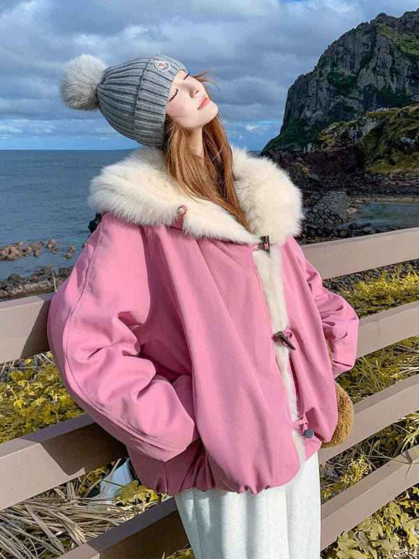 جاكيت نسائي شتوي دافئ وردي اللون بنمط مربعات وغطاء للرأس وأزرار أمامية، ملابس خارجية مضادة للشيخوخة وفضفاضة