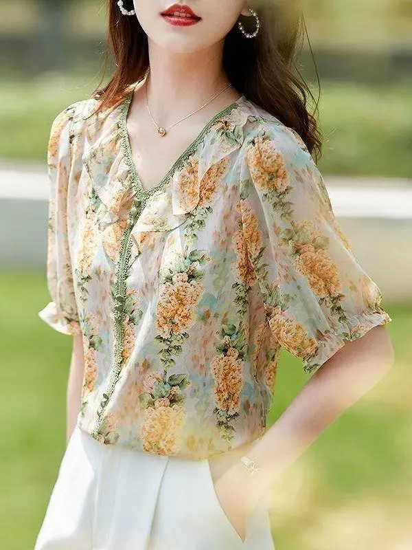 2025-summer-new-women's-top-v-neck-short-sleeve-floral-trim-two-piece-set-slimming-high-fashion-elegant-style-by-qisayin