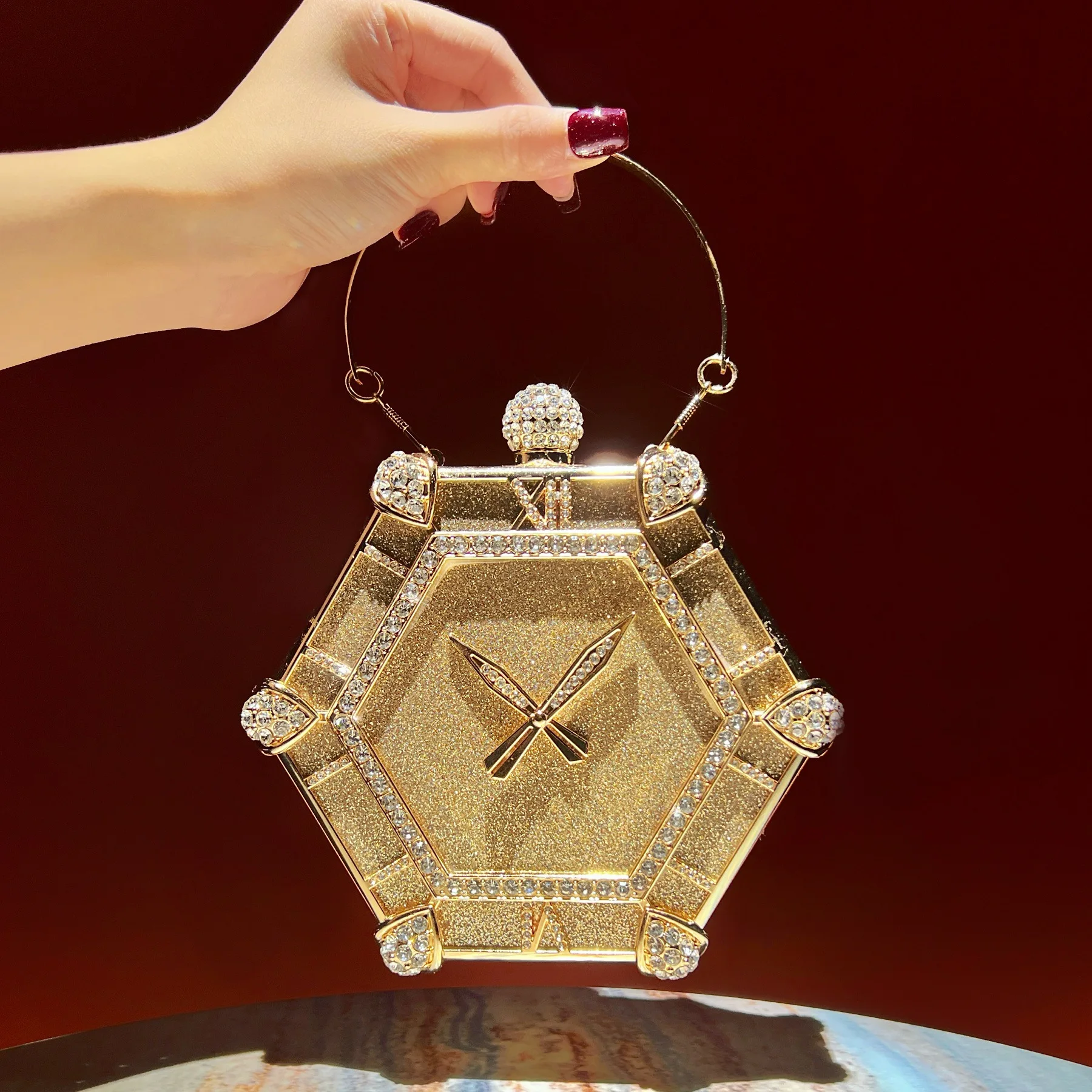 New high-end clutch bag with diamonds, light luxury mouth red envelope, fashionable handbag, exquisite handbag, shoulder bag.