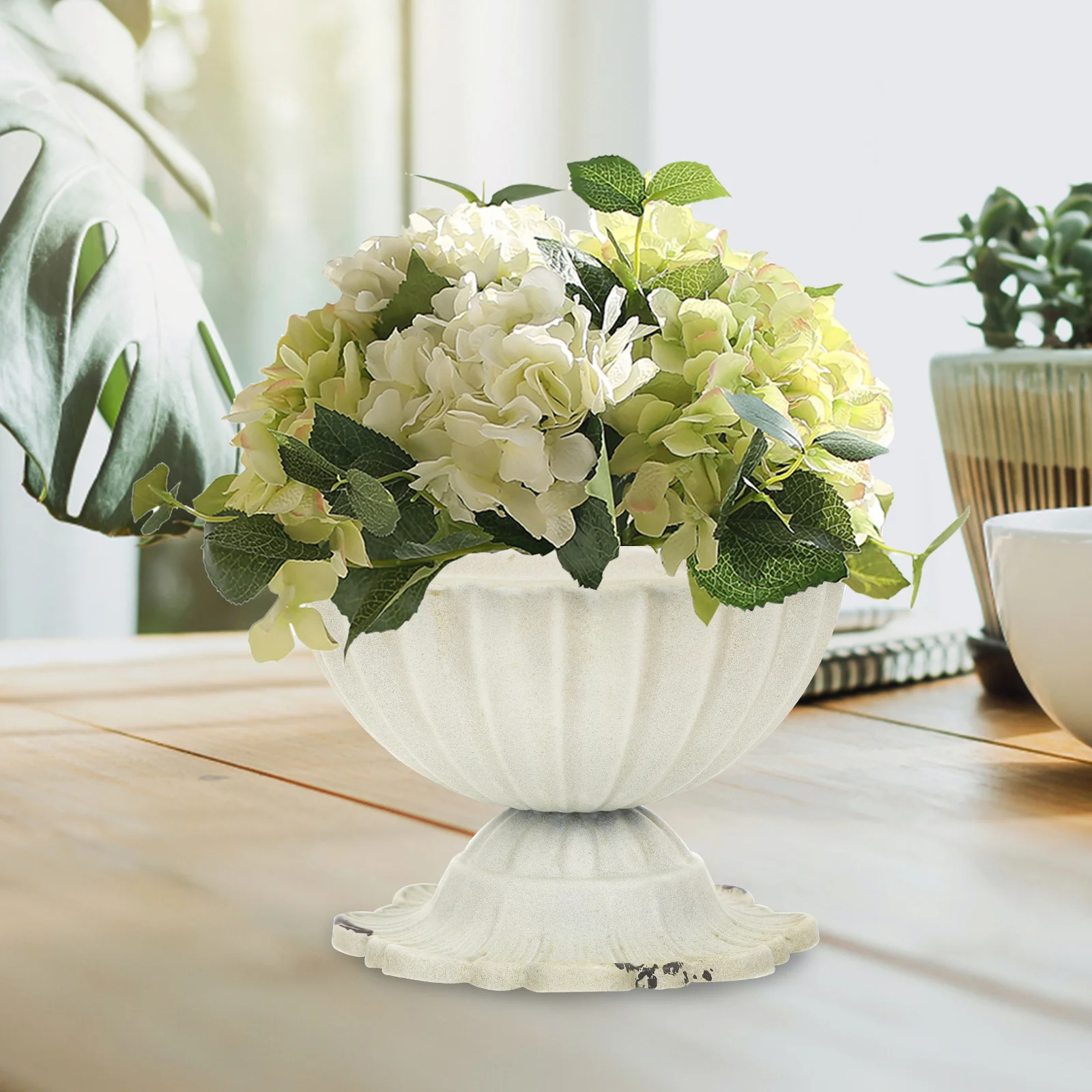 

Retro Iron Flowerpot Vintage Metal Flower Vase For Home Decor Wedding Party Centerpiece Dried Artificial Flower