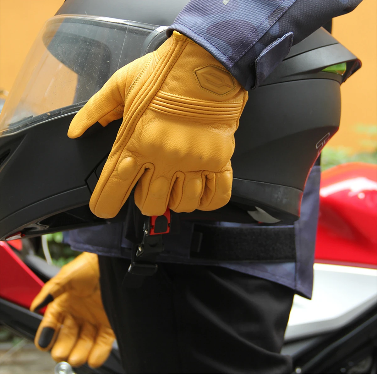 

Men's Waterproof & Breathable Goatskin Leather Motorcycle Gloves All Season Riding Motocross Touchscreen Full Finger Accessories