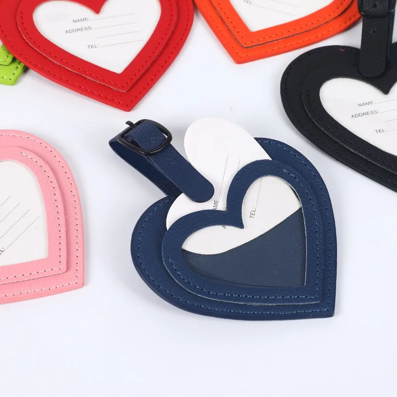 Etiqueta de bagagem simples de couro pu para mulheres homens colorido pu em forma de coração etiquetas de cartão penduradas anti perda
