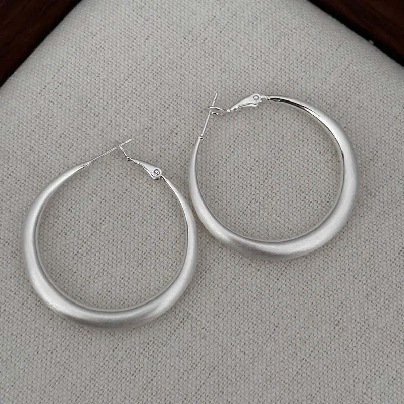 Retro matte thick ring, large earrings, gold and silver two-color brushed metal earrings, simple and versatile face-showing