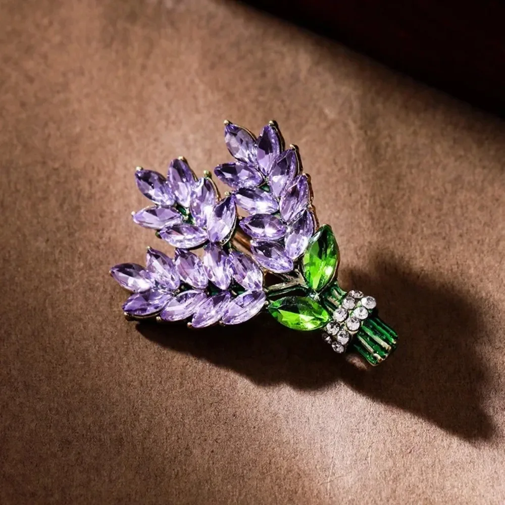 Exquisite Purple Lavender Brooch for Women Crystal Rhinestone Bouquet Pins Clothing Coat Brooches Jewelry Accessories Party Gift