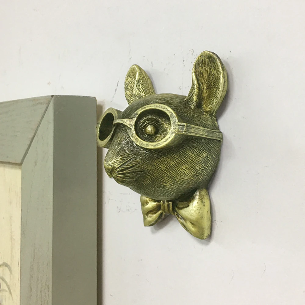 

Imitation Bronze Animal Wall Hanging Glasses Mouse Head Resin Decoration for Indoor Wall Home Decor Bedroom Living Room Office