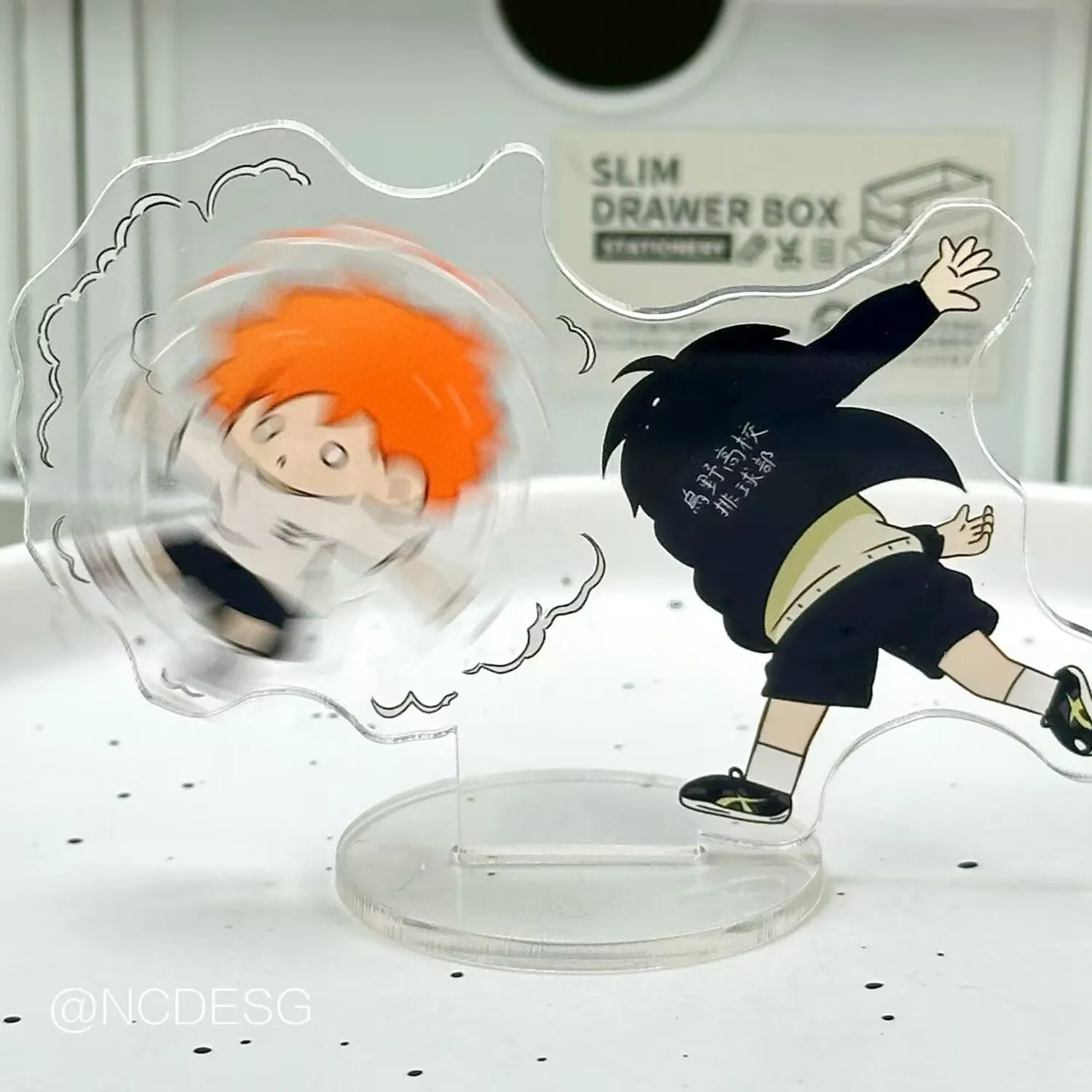 "하이큐!!" 회전 스탠딩 사인 은 일본 만화 "히카리 카게야마"의 귀여운 오리지널 Q 버전 작은 피규어입니다.