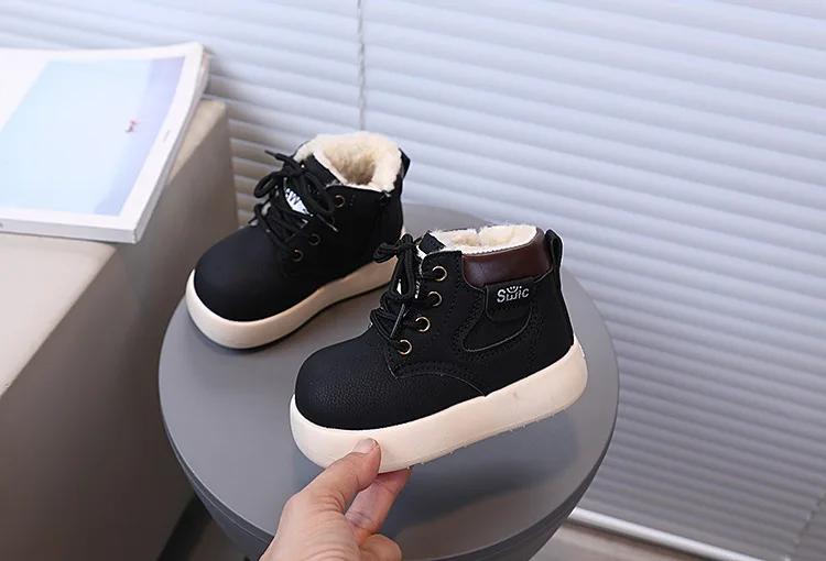 2026 Herbst Winter Kinderstiefel Warme Plüschstiefel für Jungen und Mädchen, Modische Kinder-Freizeitschuhe, Stiefel für Kinder Größe 21-30 – Detail 22