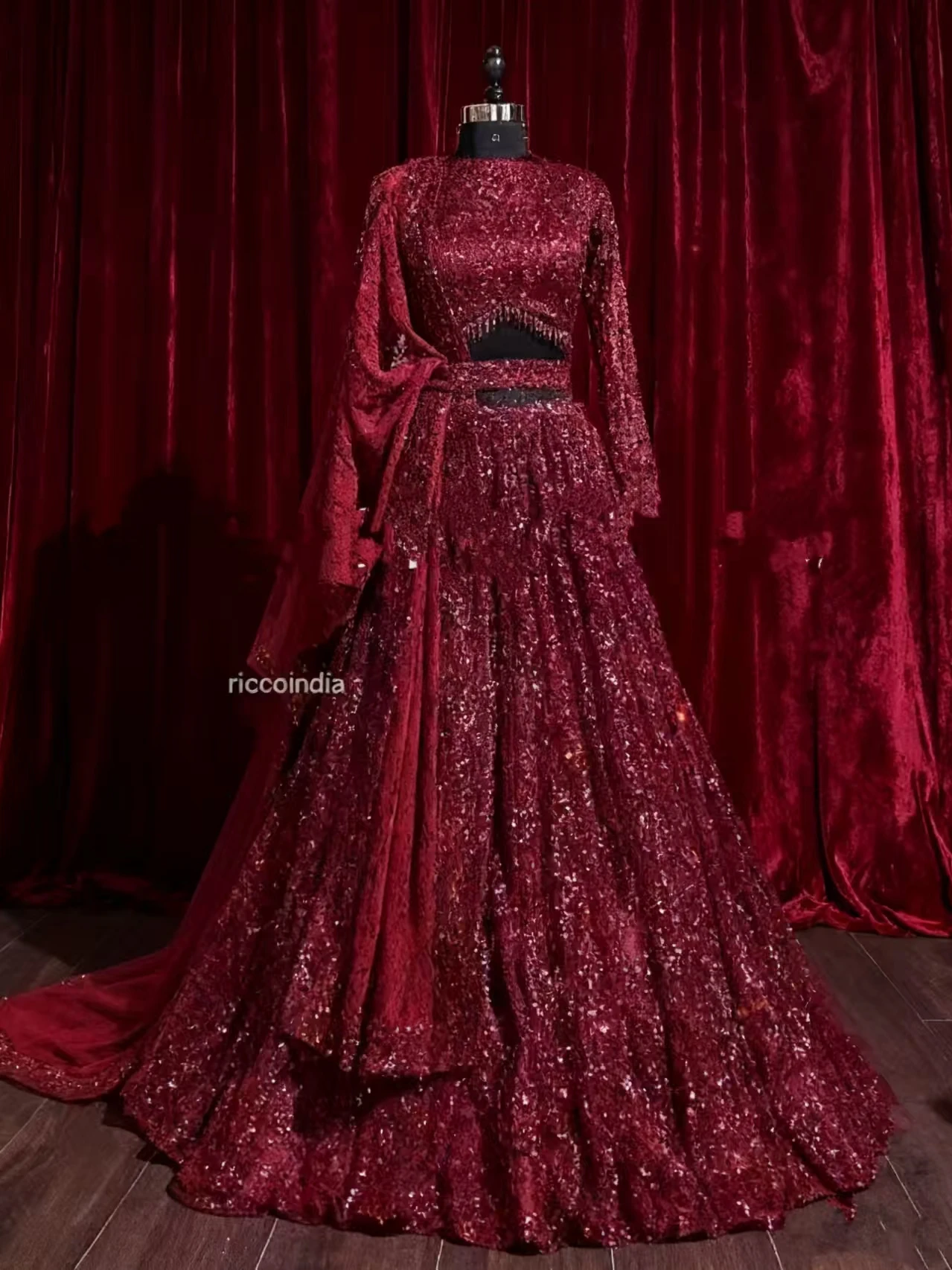 Traditional Indian Two Pieces Burgundy Wedding Dresses Gillter Lace Sequins Beaded Lehenga Caftan LLong Sleeve Bridal gown