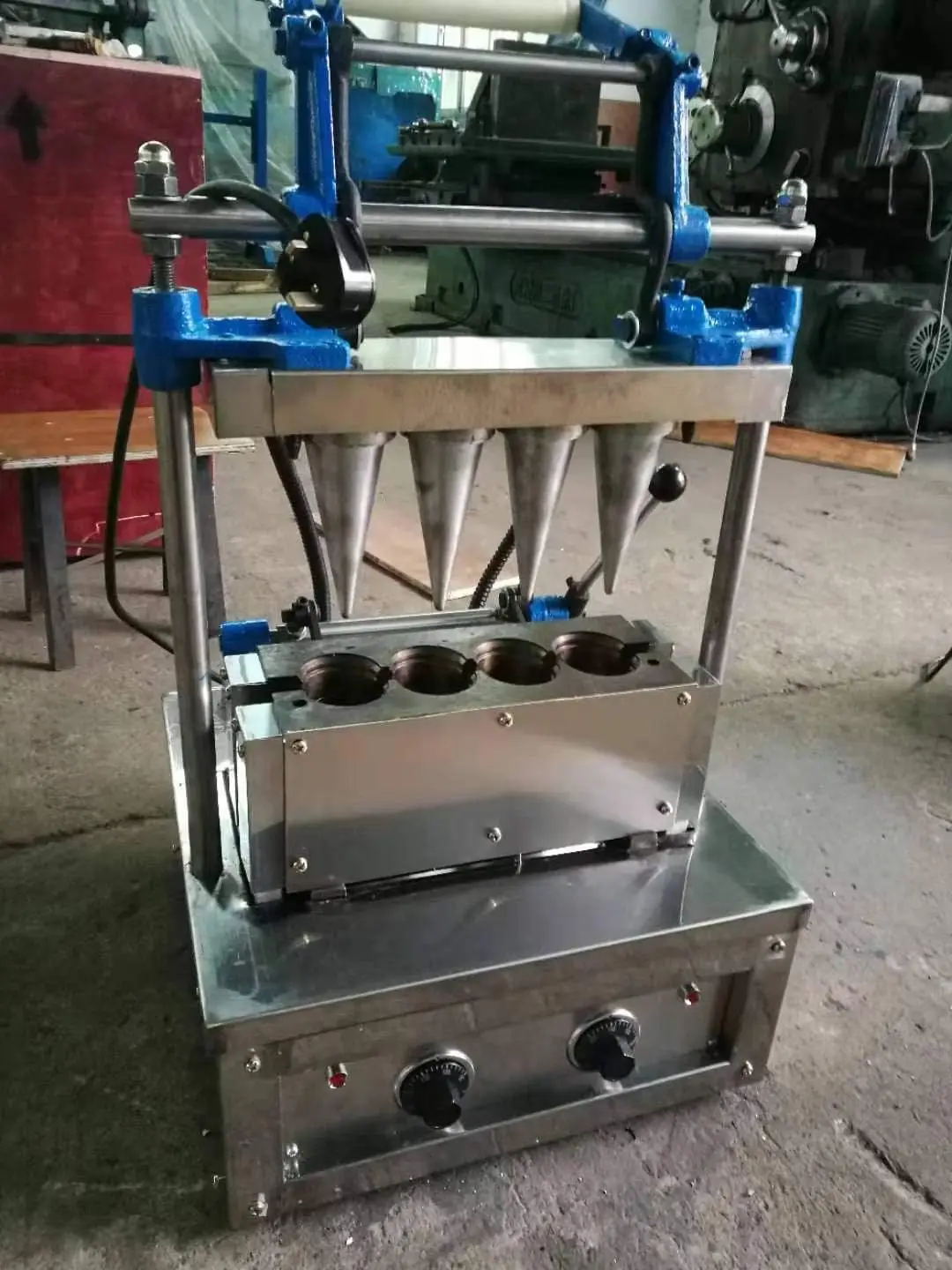 Kolice 4 Molds Automatic Ice Cream Cone Making Machine/sweet Pizza Cone Making Machine