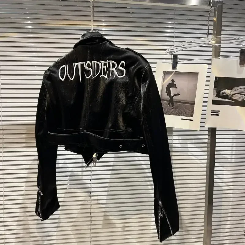 Chaqueta de cuero sintético para mujer, abrigo corto con bordado de letras, estilo Punk, gótico, brillante, Otoño, 2023