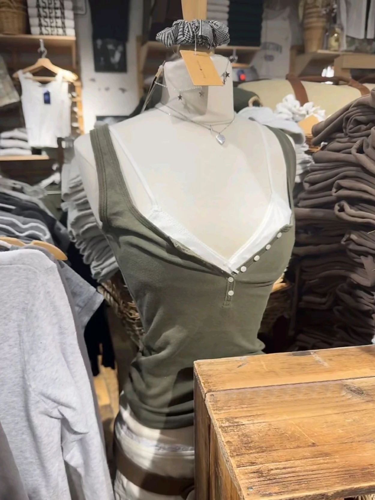 Six Buttons Army Green Slim Tank Top Woman Summer U Collar Sleeveless Cotton Vest American Vintage Streetwear Basic Tops New